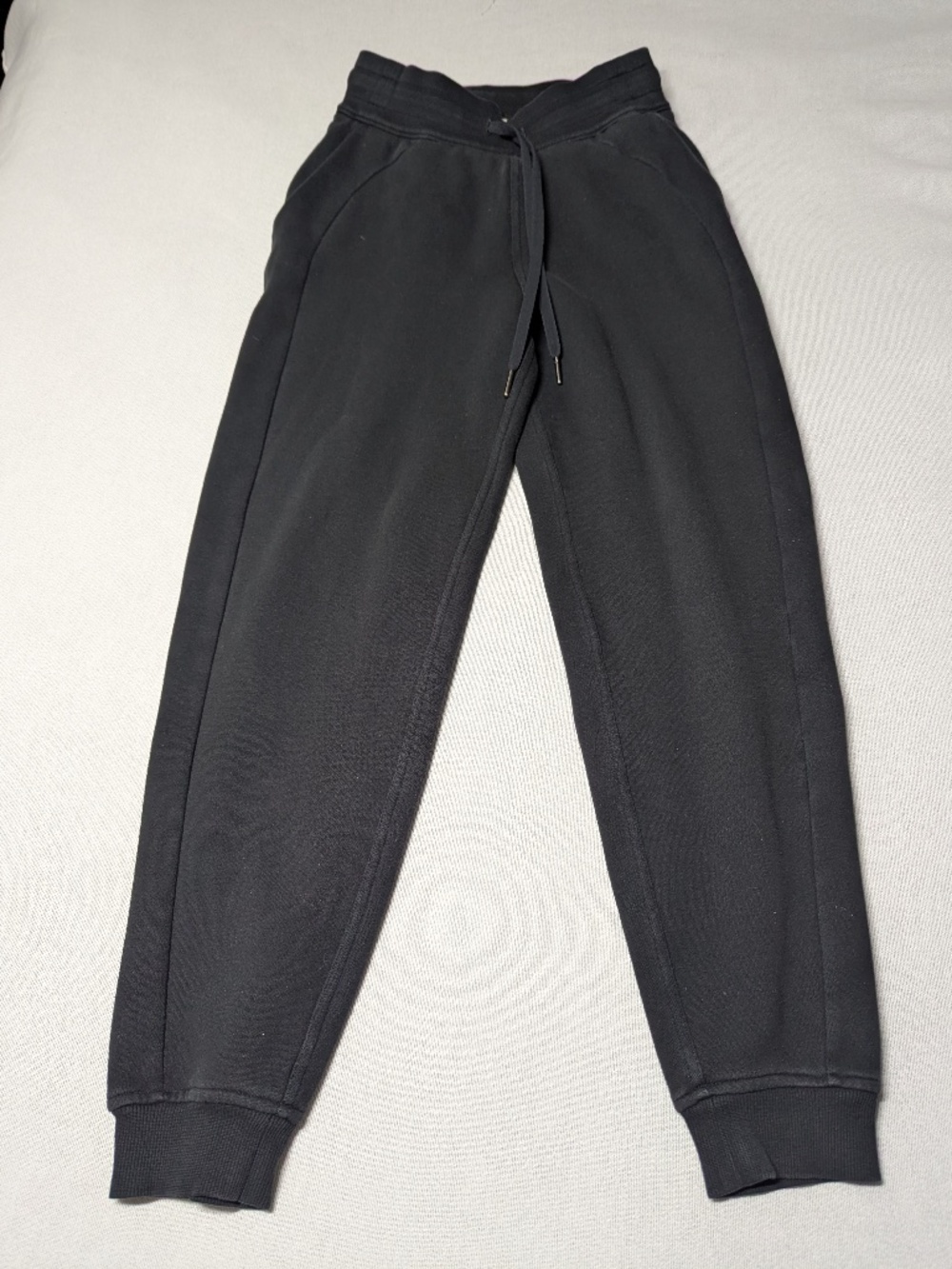 Lululemon Scuba High-Rise Relaxed Fit Joggers *Full Length - Size 2